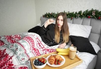 Два одноклассника Эмма Стралетто и Алекс Джетт погрузились в невероятно бредовое веселье